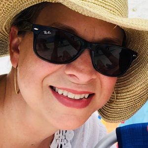 Meet your Posher, Lori